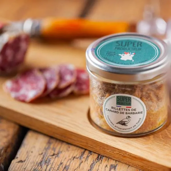 ambiance-apero-reglettesaucissonrillettes-canardvin-rouge8875_1655215353.webp