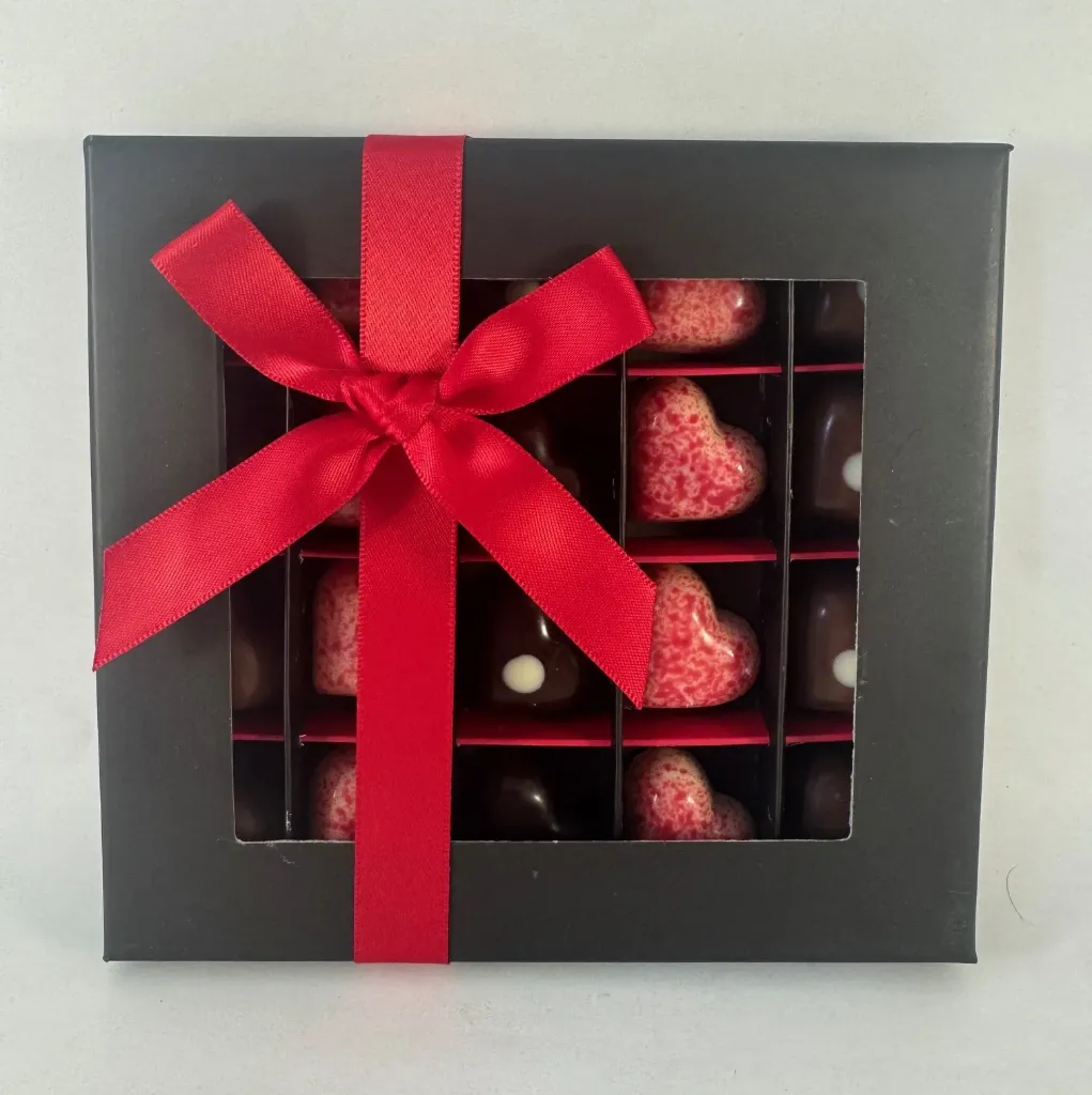 [CPG04-0114] Boite cadeau cœur mini choc ass 100gx18